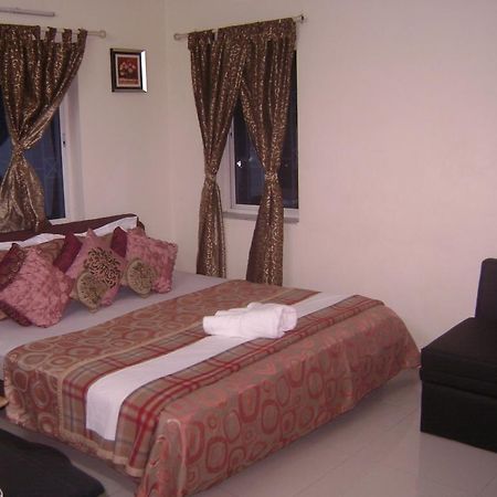 Innra Guest House Kalkutta Zimmer foto